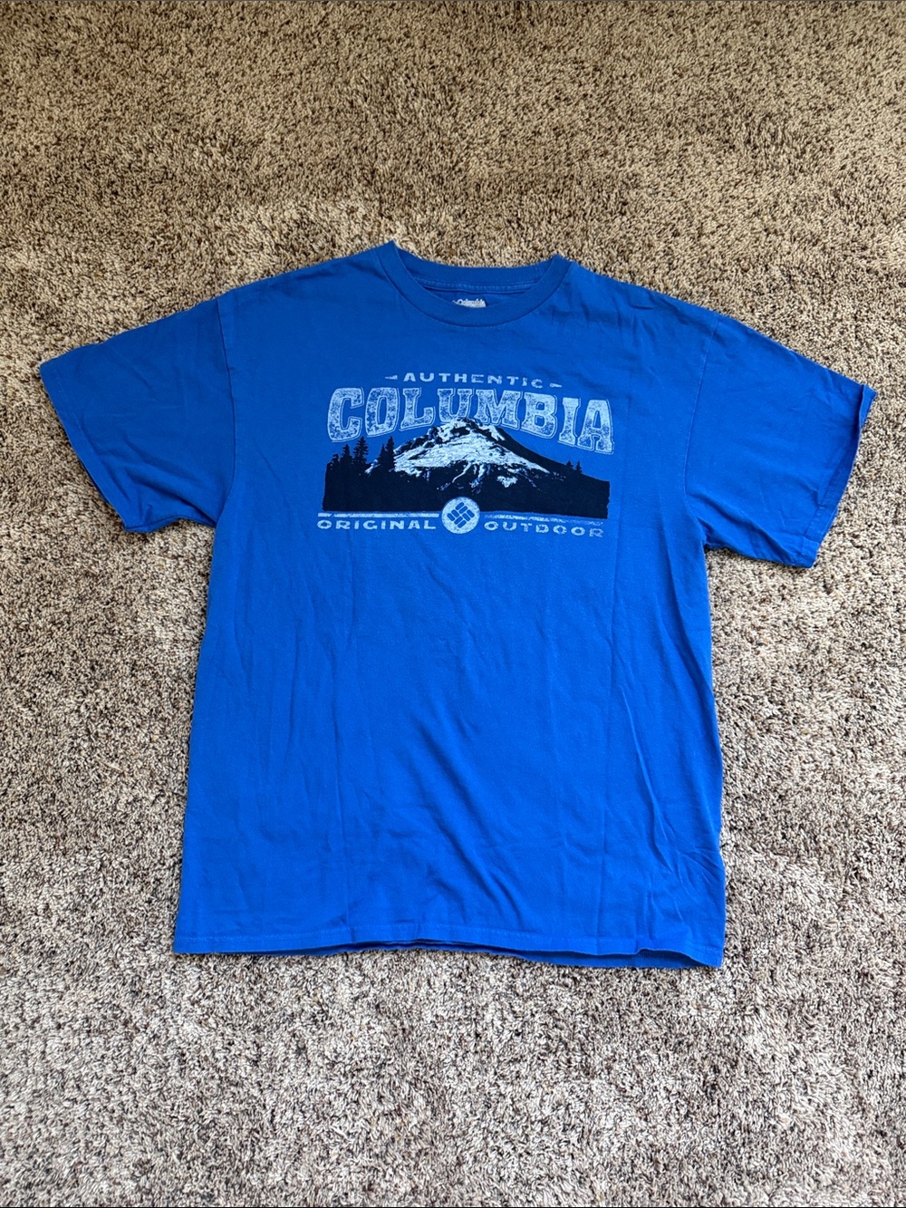 NWOT Columbia Logo Tee